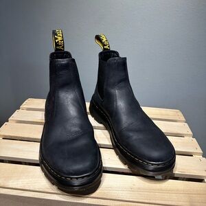 Dr. Martens Unisex Embury 2976 Chelsea Boot